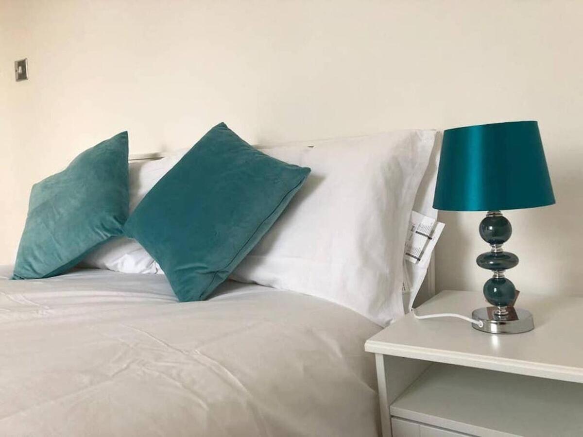 Wood Green Budget Rooms - Next To Mall & Metro Station - 10 Min To City Center London Ngoại thất bức ảnh