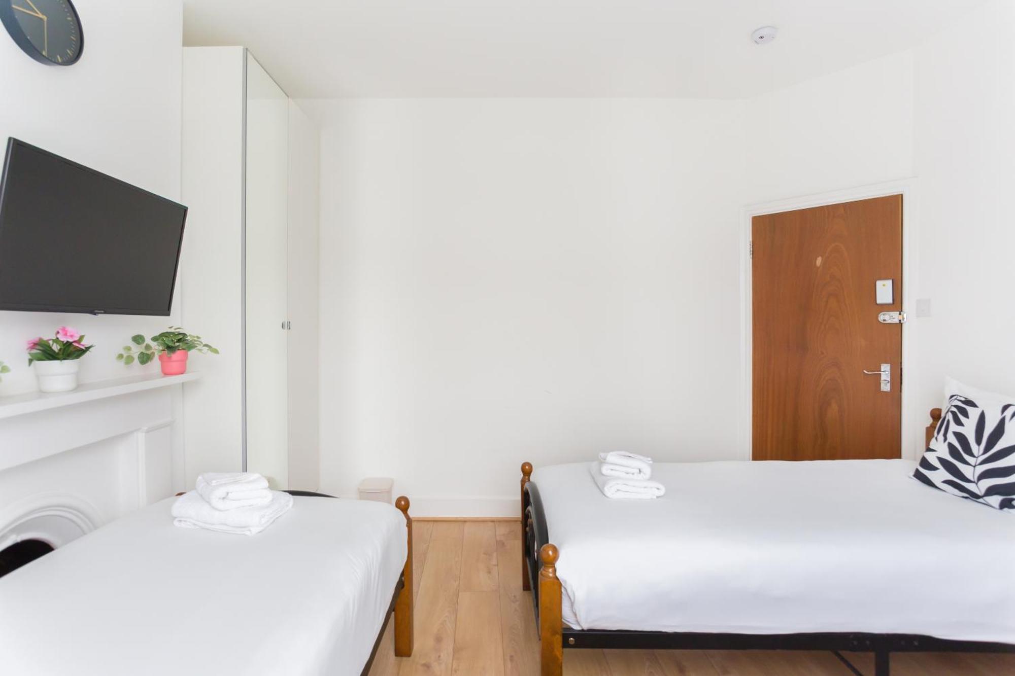 Wood Green Budget Rooms - Next To Mall & Metro Station - 10 Min To City Center London Ngoại thất bức ảnh