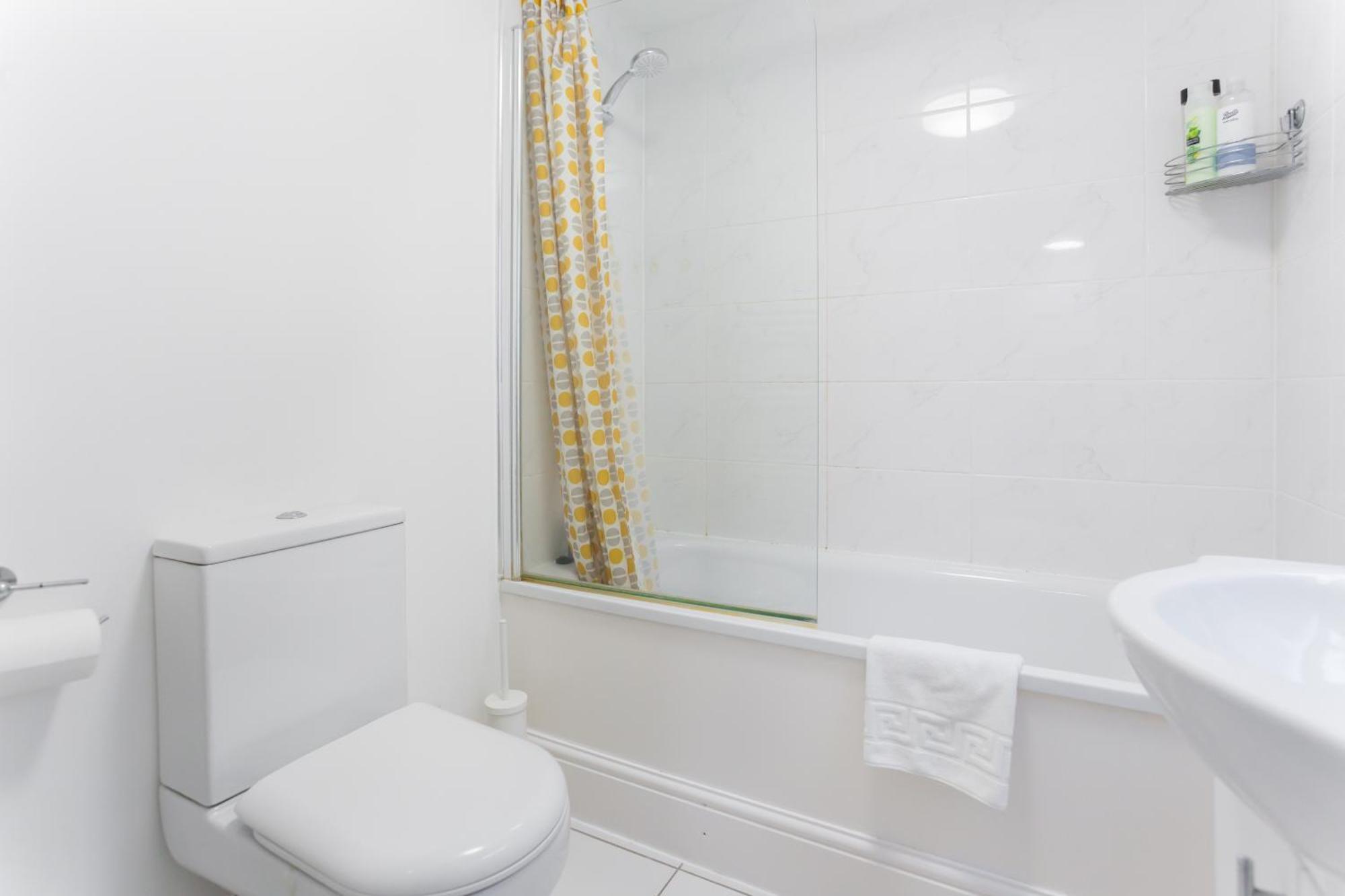 Wood Green Budget Rooms - Next To Mall & Metro Station - 10 Min To City Center London Ngoại thất bức ảnh