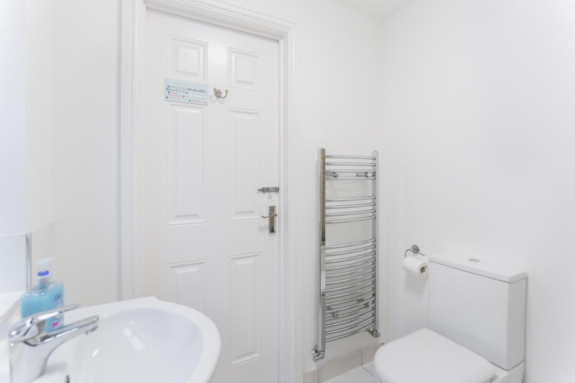 Wood Green Budget Rooms - Next To Mall & Metro Station - 10 Min To City Center London Ngoại thất bức ảnh