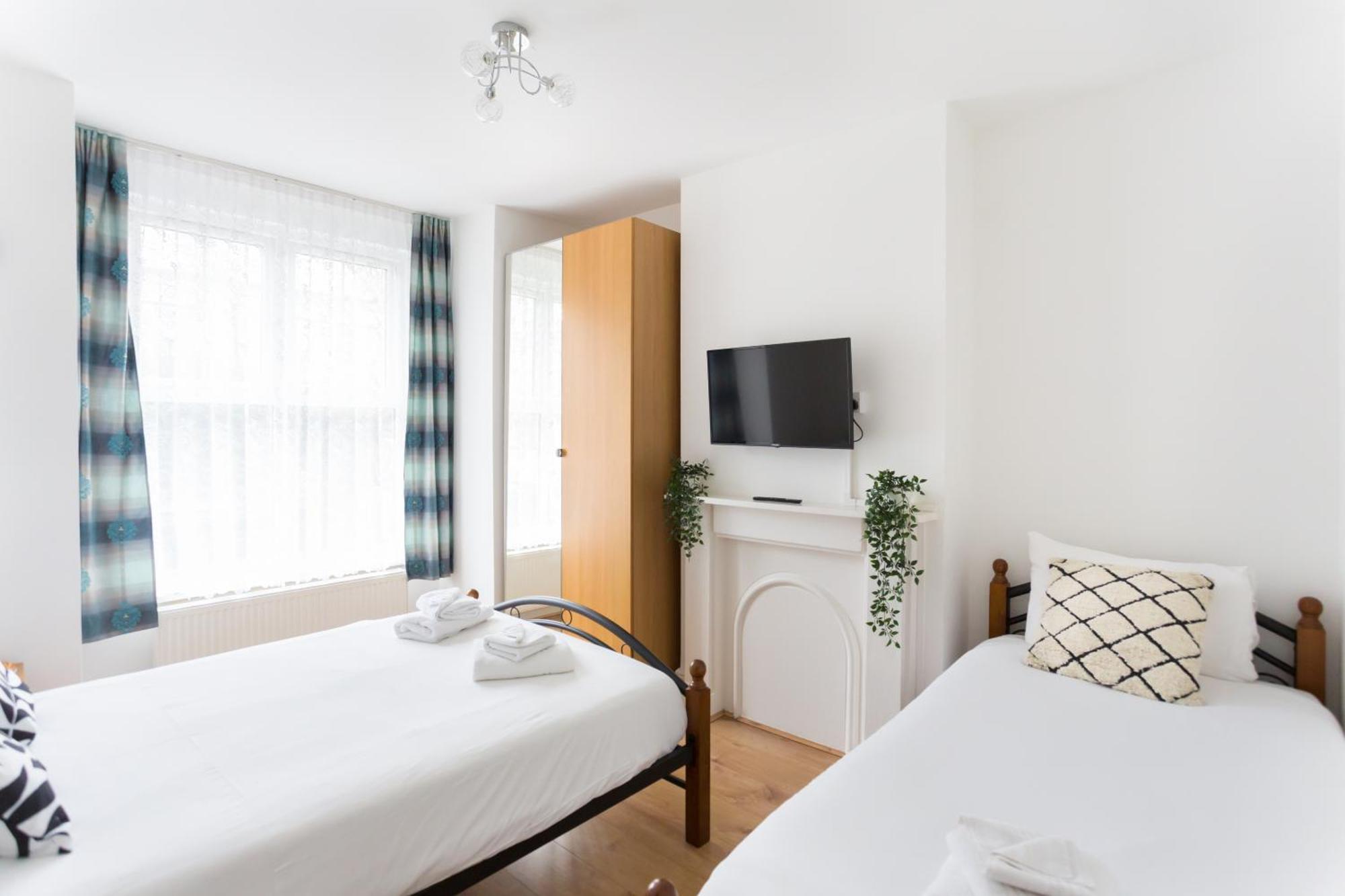 Wood Green Budget Rooms - Next To Mall & Metro Station - 10 Min To City Center London Ngoại thất bức ảnh