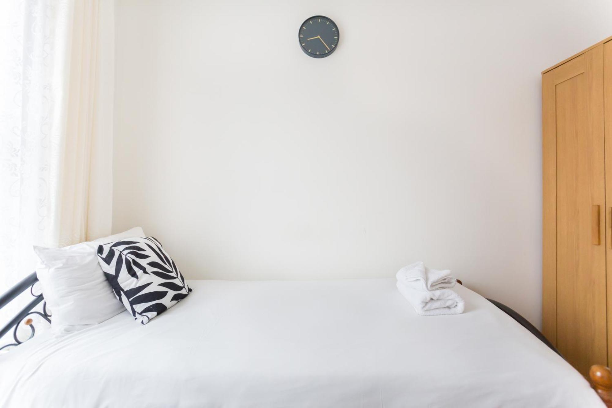 Wood Green Budget Rooms - Next To Mall & Metro Station - 10 Min To City Center London Ngoại thất bức ảnh