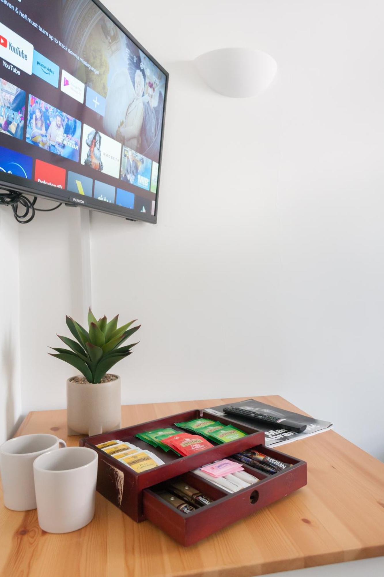 Wood Green Budget Rooms - Next To Mall & Metro Station - 10 Min To City Center London Ngoại thất bức ảnh