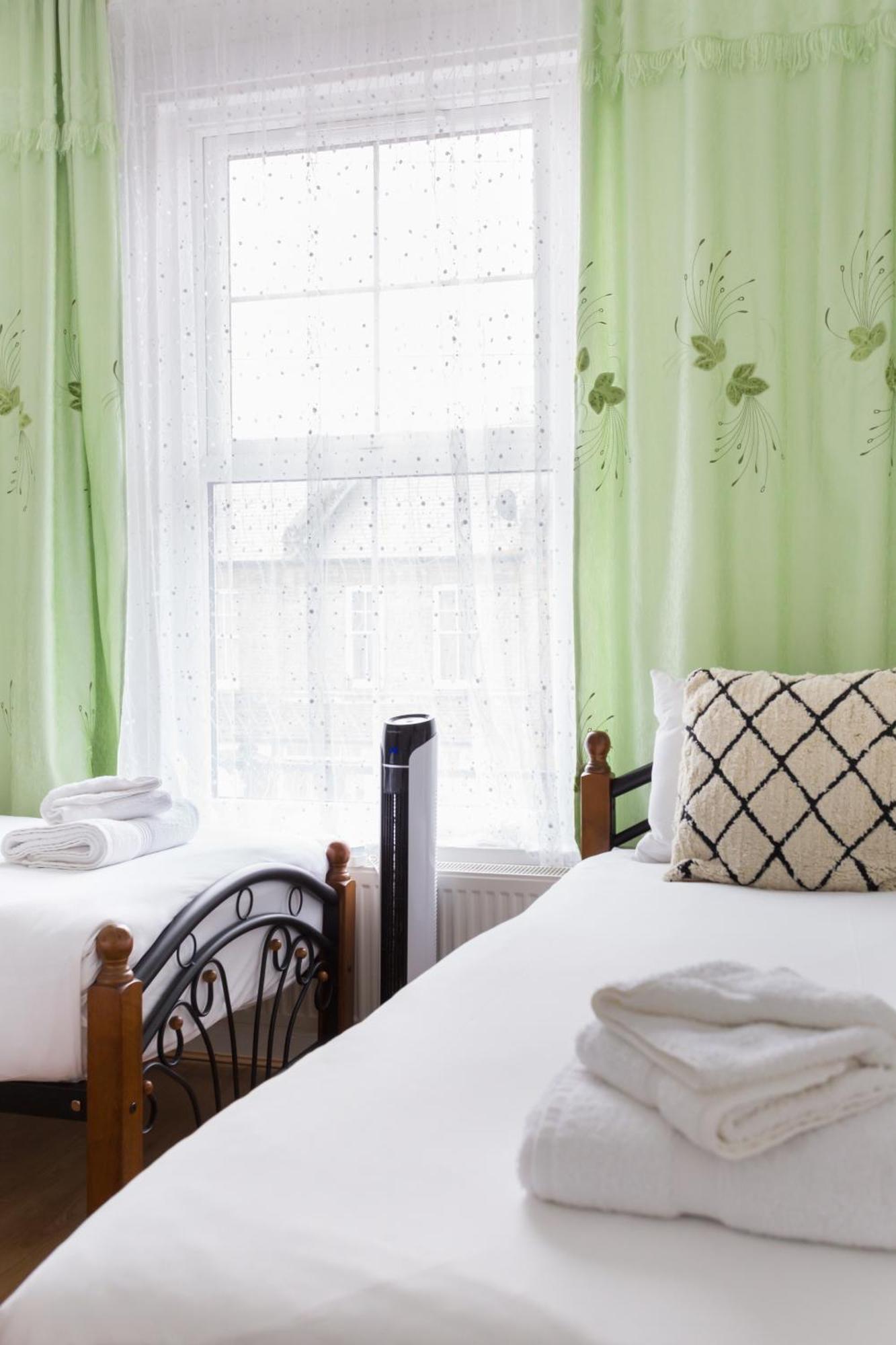 Wood Green Budget Rooms - Next To Mall & Metro Station - 10 Min To City Center London Ngoại thất bức ảnh