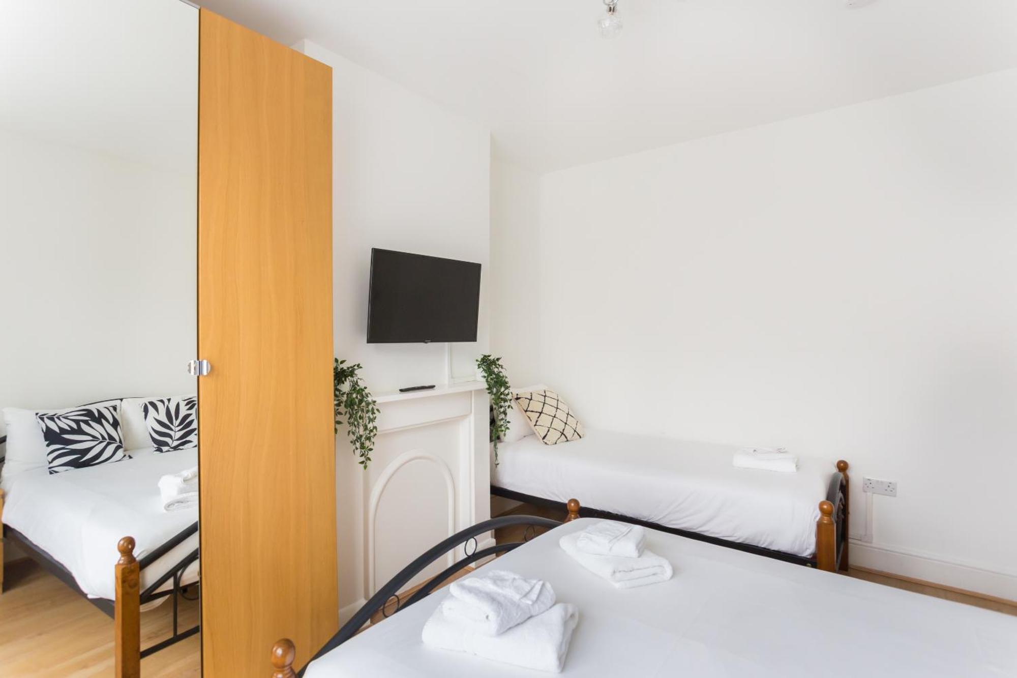 Wood Green Budget Rooms - Next To Mall & Metro Station - 10 Min To City Center London Ngoại thất bức ảnh