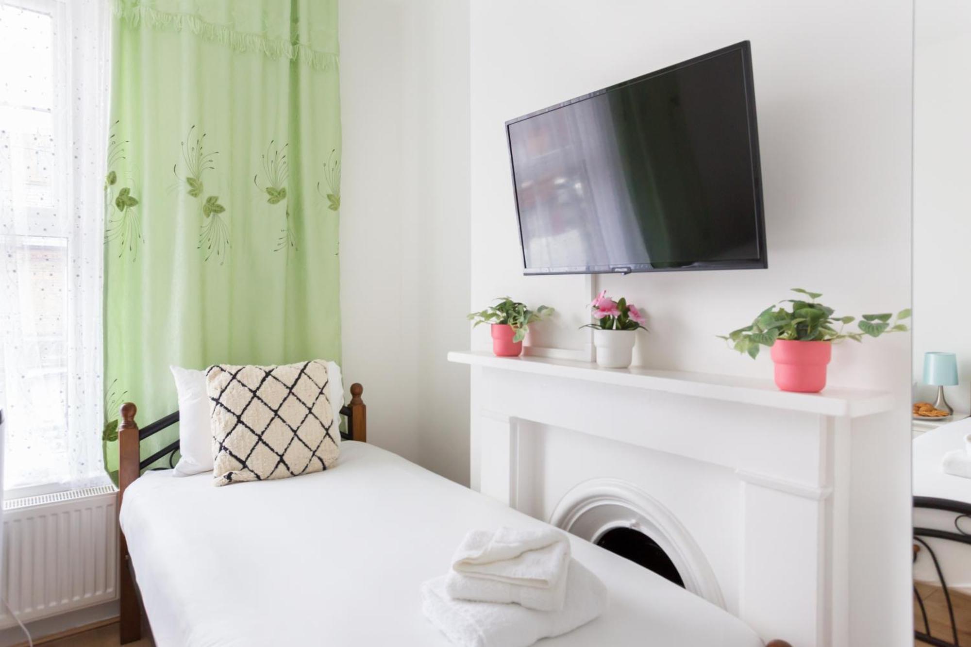Wood Green Budget Rooms - Next To Mall & Metro Station - 10 Min To City Center London Ngoại thất bức ảnh