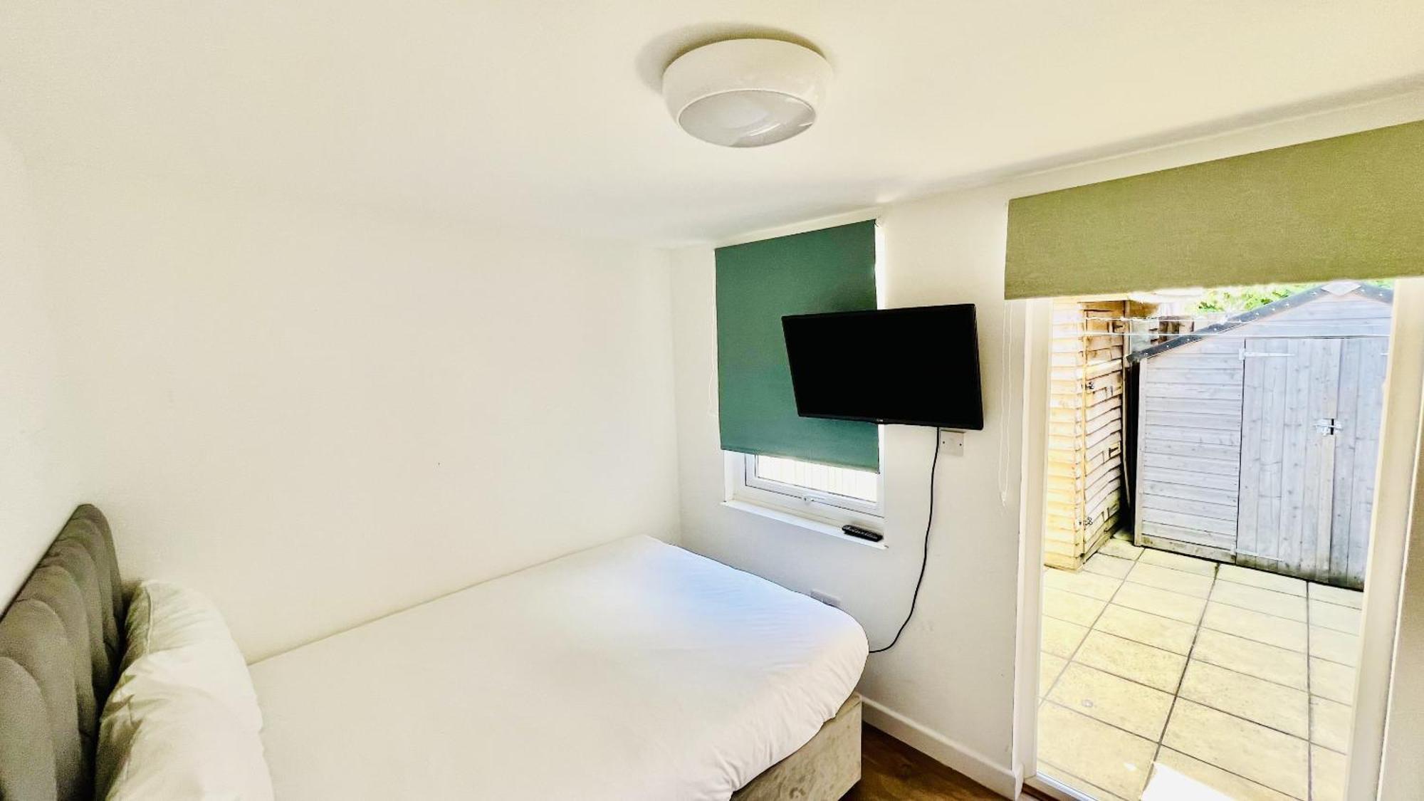 Wood Green Budget Rooms - Next To Mall & Metro Station - 10 Min To City Center London Ngoại thất bức ảnh